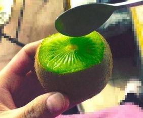 抖音网红吃瓜水果